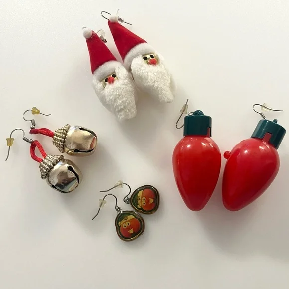 Set Of 4 Vintage Christmas Holiday Festive Santa Jingle Bell Earrings - Picture 6 of 16